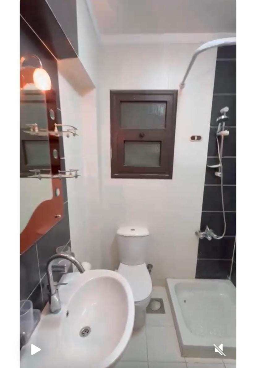 شاليه بنيس4 - دور 2 بالروف - 3 غرف مكيفينن-2حمام Apartment in Egypt