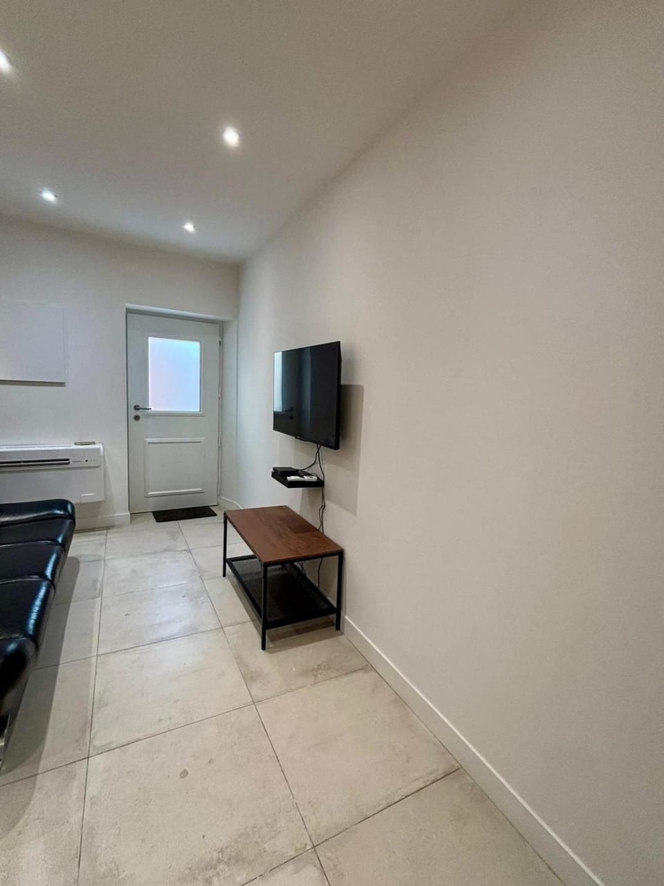 BRULEE - BRAND NEW - 2 room duplex WIFI, AC, central Apartment in Antibes