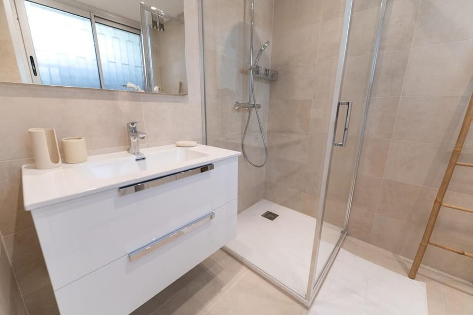 Studio cosy et lumineux, Piscine, Proche gare Apartment in Villefranche-sur-Mer