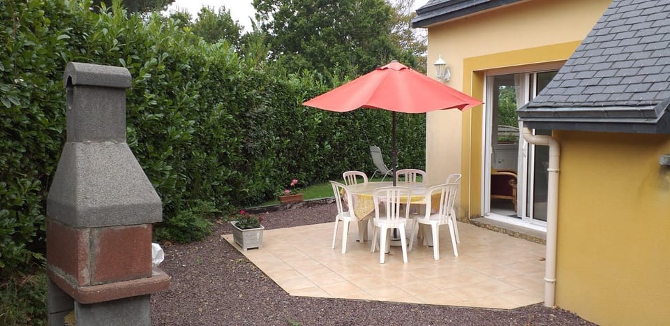 Patio, BBQ facilities, Dining area