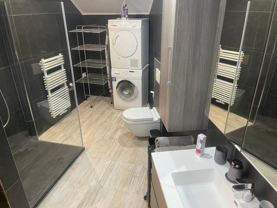 Logement Rez de Jardin Apartment in Charleroi