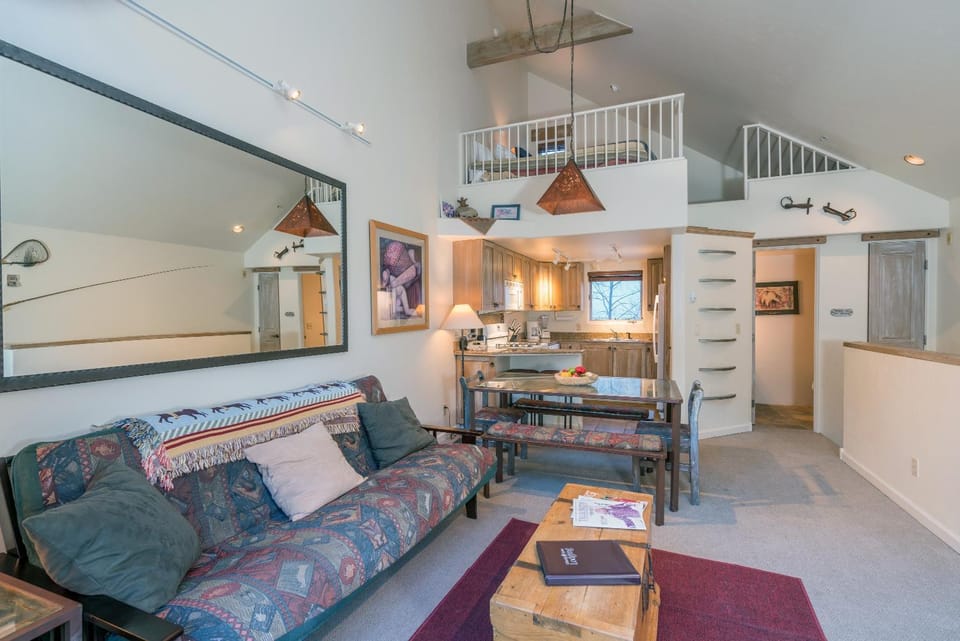 Slopeside Hideaway Condo Apartment in Telluride