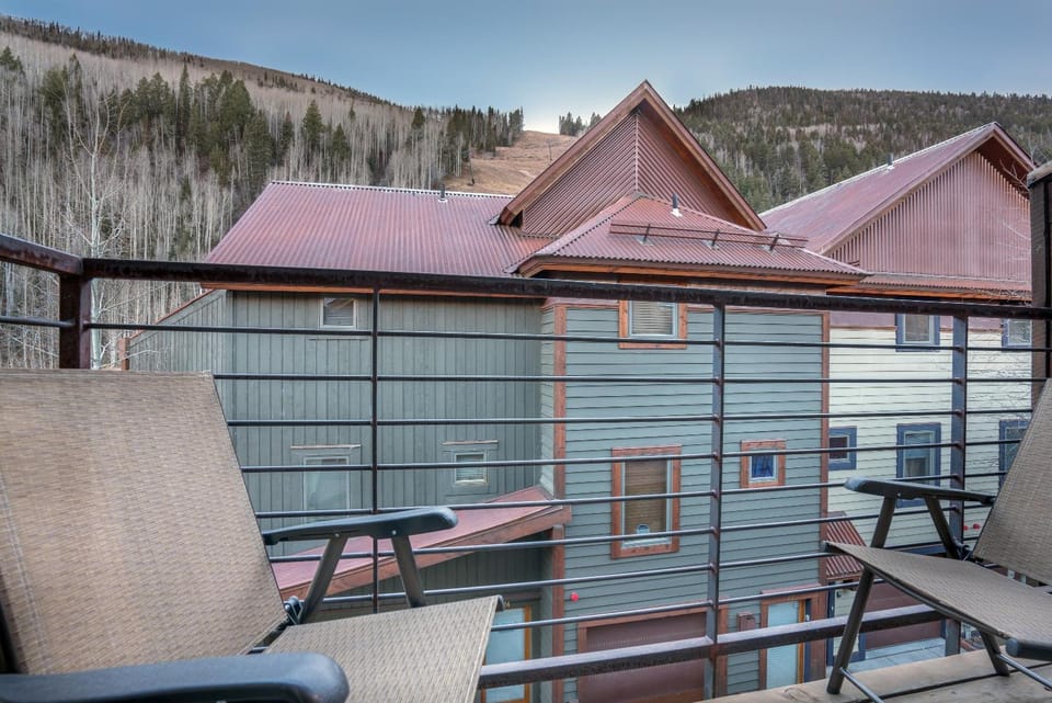 Slopeside Hideaway Condo Apartment in Telluride