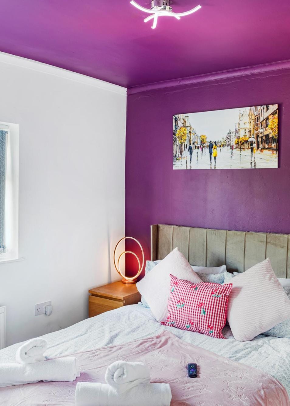 Bed, Photo of the whole room