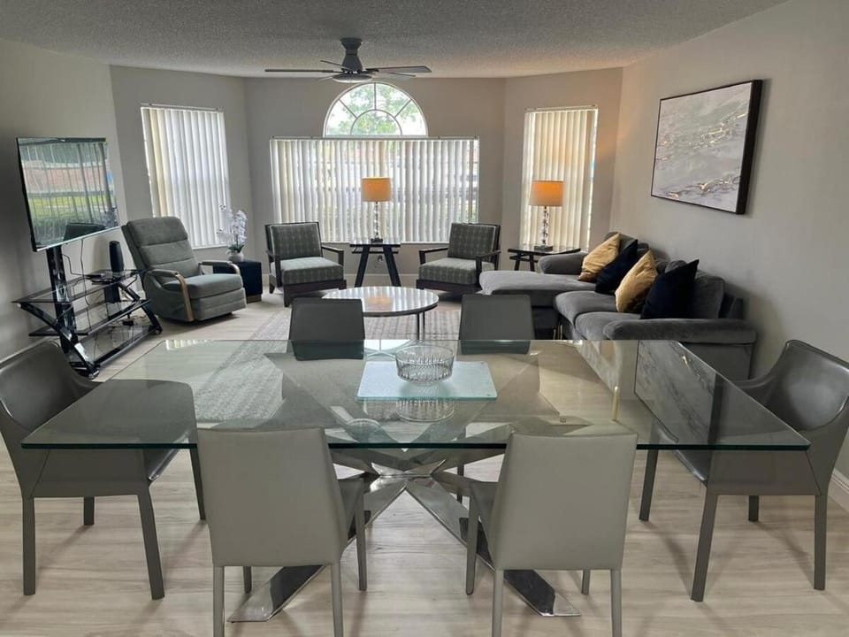 Spacious Apartment KISSIMMEE close to Disney, 3 Bed 2 Bath Apartment in Kissimmee