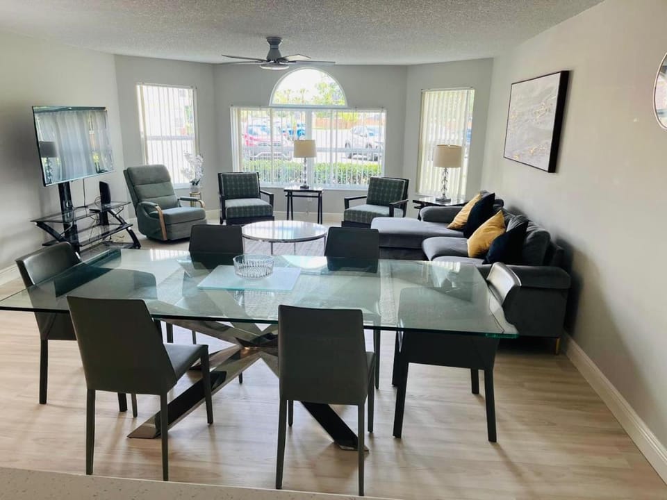 Spacious Apartment KISSIMMEE close to Disney, 3 Bed 2 Bath Apartment in Kissimmee