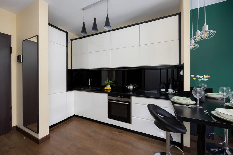 Kitchen or kitchenette, Dining area, oven, stove