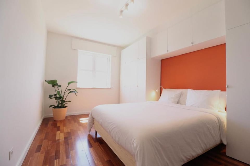 Mid-Century Luxury Condo w Setúbal Panoramic View Apartment in Palmela