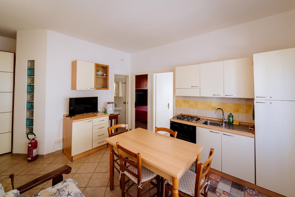 TV and multimedia, Kitchen or kitchenette, Living room, Seating area, Dining area, oven, pet friendly, stove