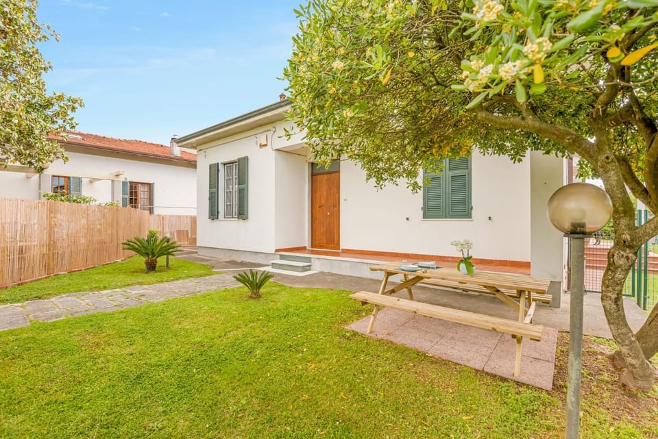 Property building, Garden
