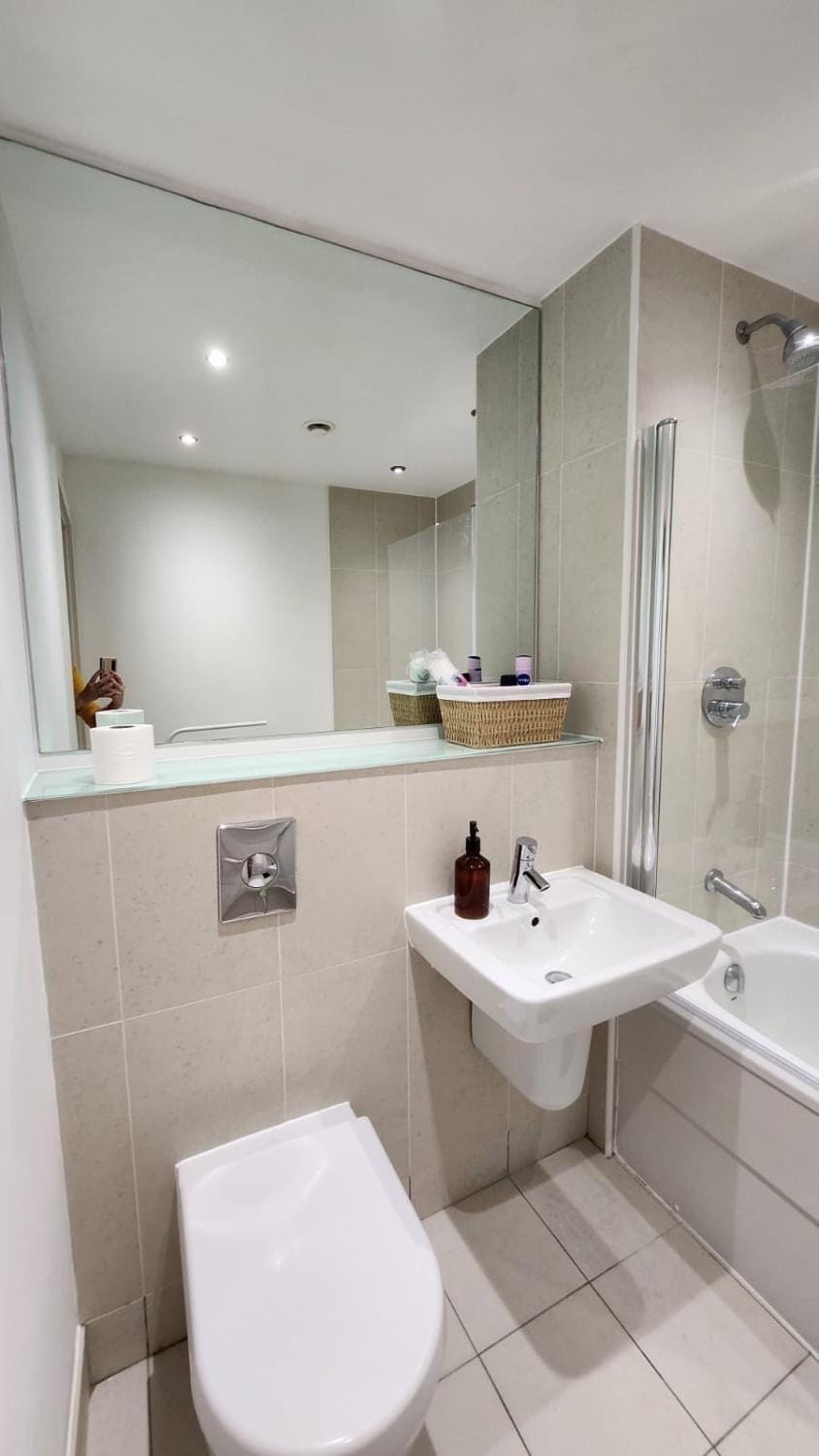 Shower, Toilet, Bathroom, Bath