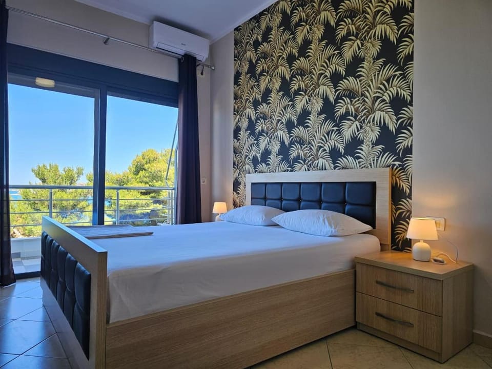 Bed, Bedroom, air conditioner