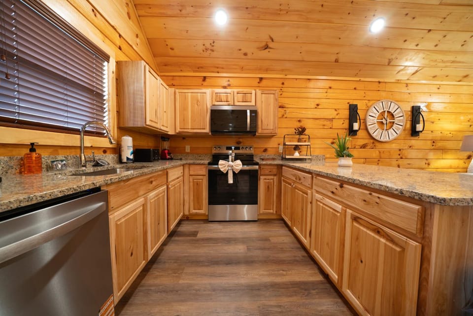 Enchanted Pines Find Your Magic in the Mountains Chalet in Pigeon Forge
