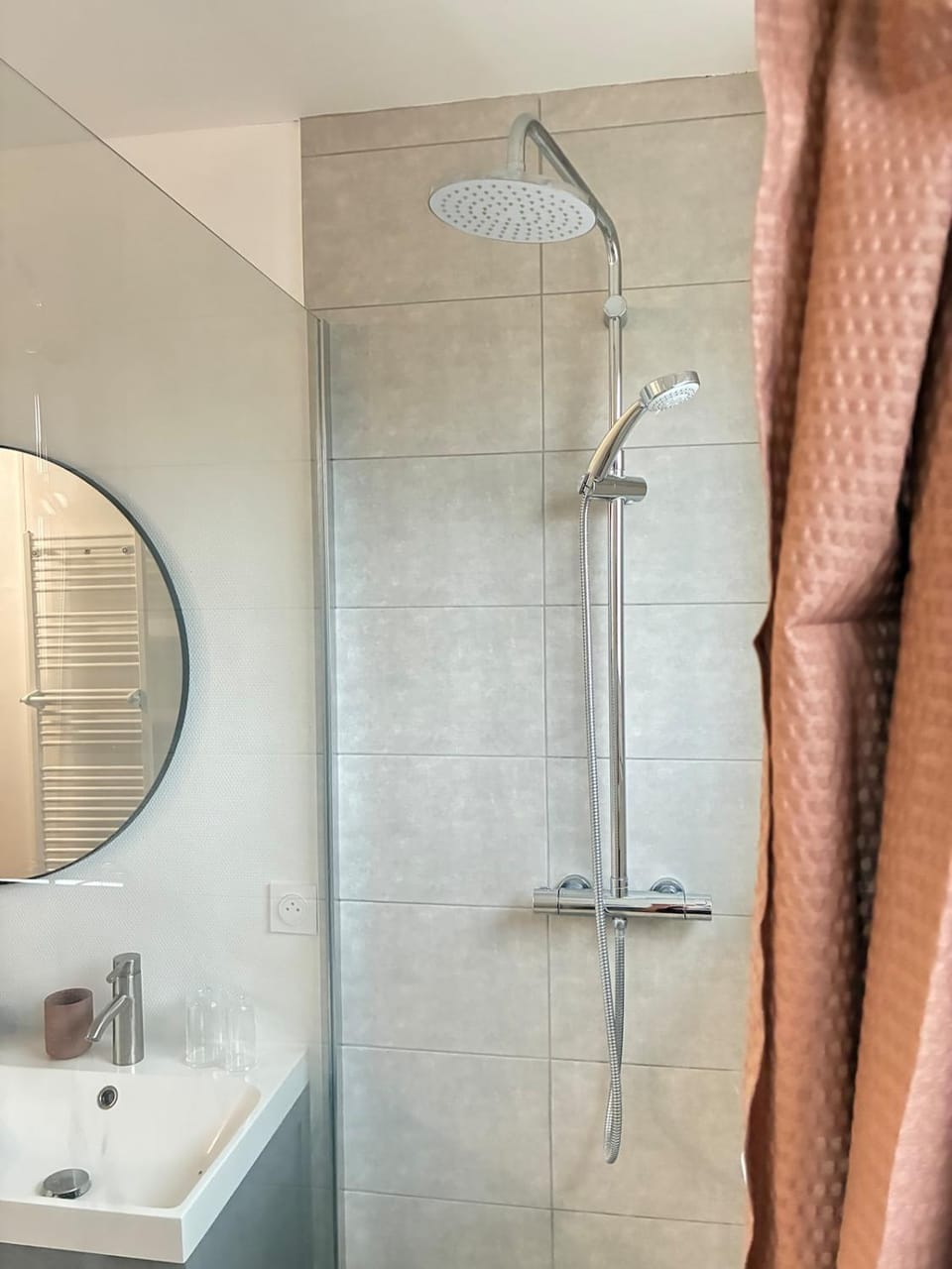 Spacieux 4 chambres - proche centre et CHU Apartment in Angers