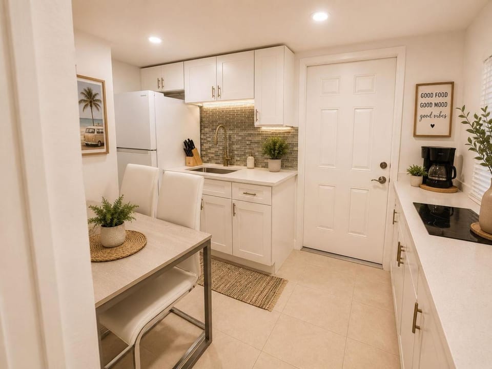 Kitchen or kitchenette, Dinner, kitchen