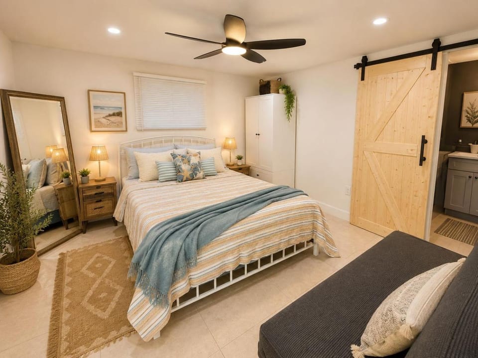 Bed, Bedroom