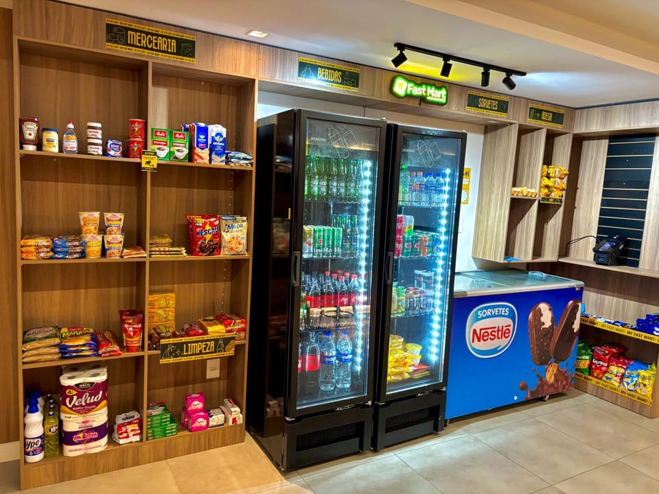 Food and drinks, Food, Shopping Area, Drinks, Alcoholic drinks, Non alcoholic drinks, internet, vending machine