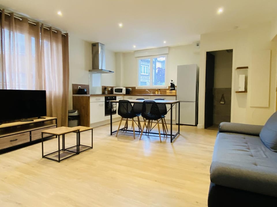 Communal lounge/ TV room, Living room
