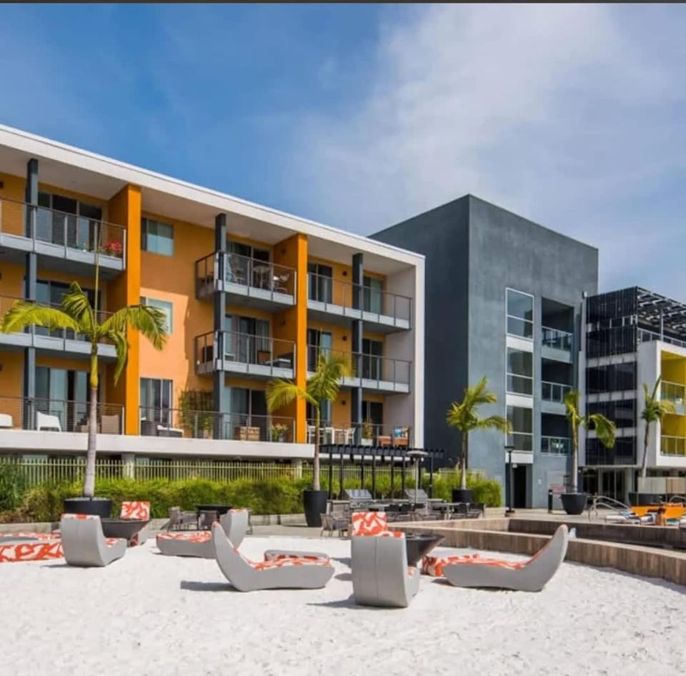 Cozy 2BR Apt Marina Del Rey with pool and hot tub Apartment in Marina del Rey
