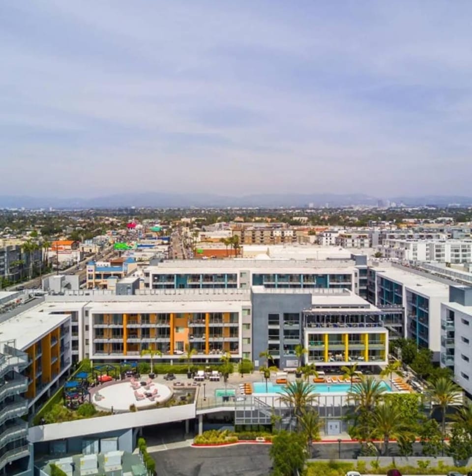 Cozy 2BR Apt Marina Del Rey with pool and hot tub Apartment in Marina del Rey