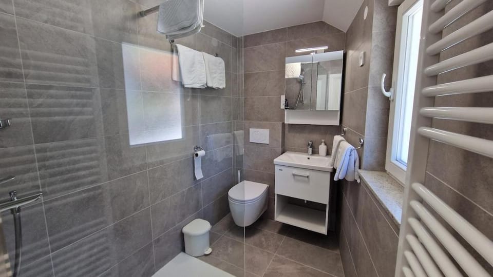 Alpine Nest, Jezersko Apartment in Carinthia, Austria
