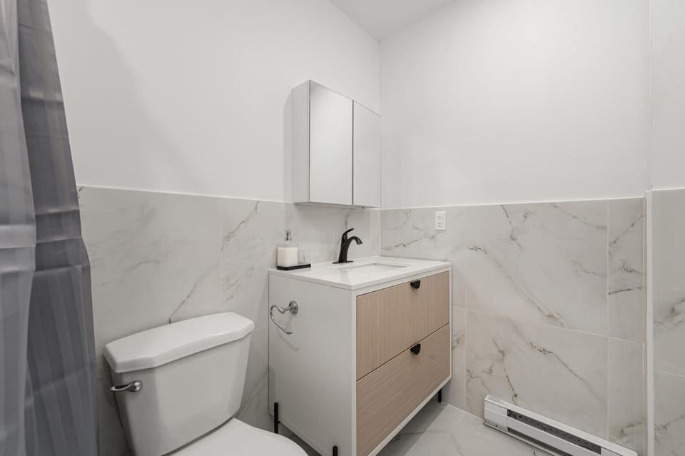 Bonjour Plateau Hotel Hotel in Laval