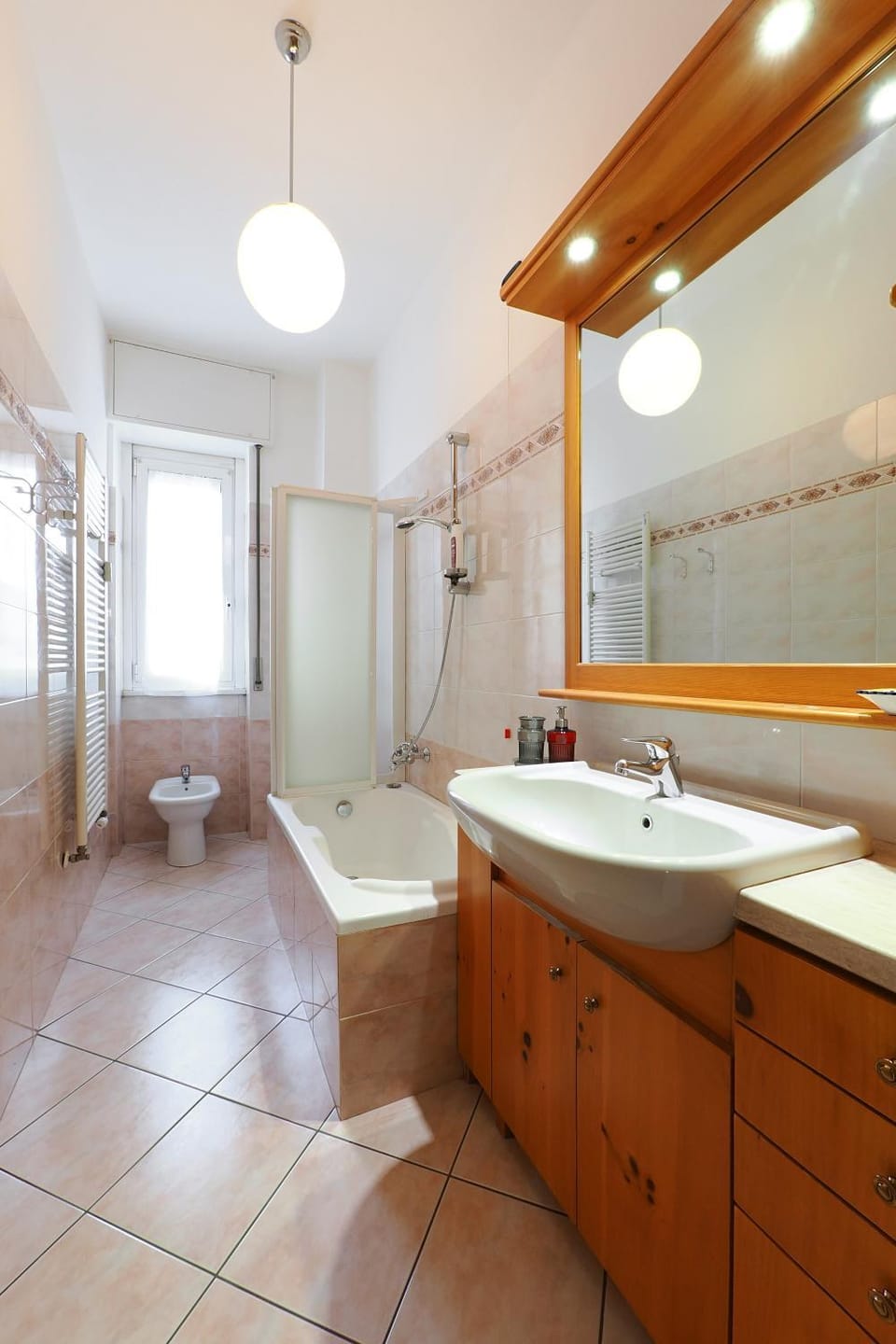 Shower, Toilet, Bathroom, Bath, towels