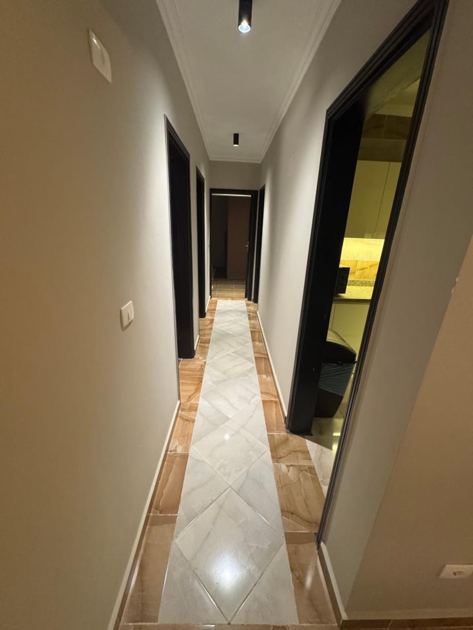 شقه فندقيه فاخره قريبه من الاهرمات والمتحف المصري Apartment in Egypt