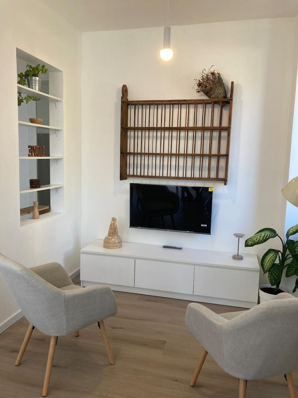 Communal lounge/ TV room