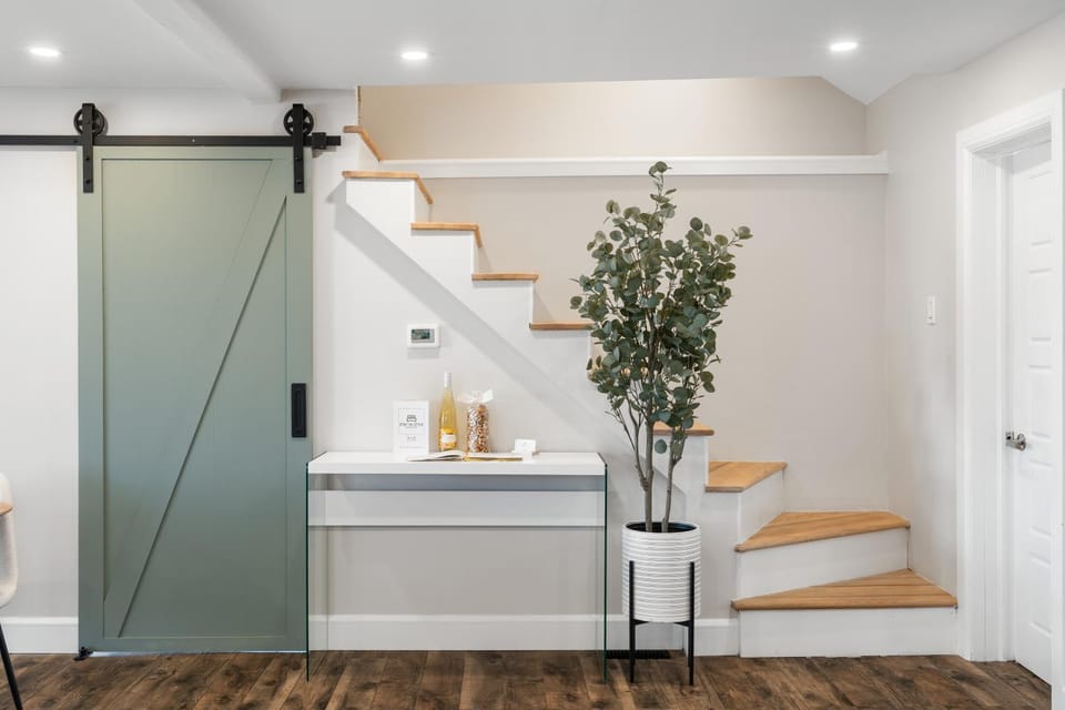 Lakefront Wellness Retreat - Sauna & Cold Plunge House in Kingsville