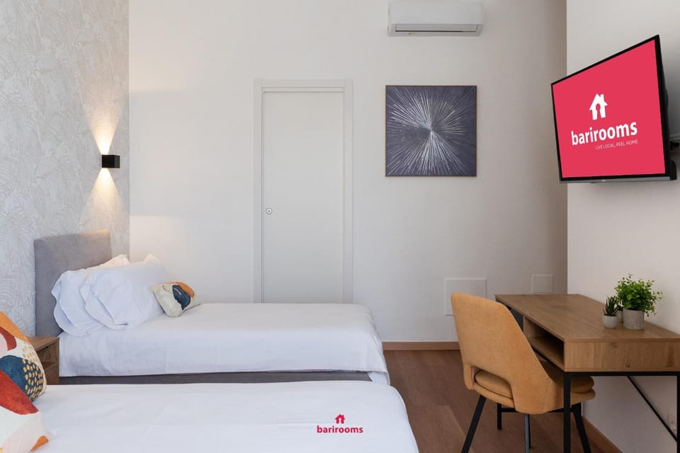 TV and multimedia, Photo of the whole room, air conditioner