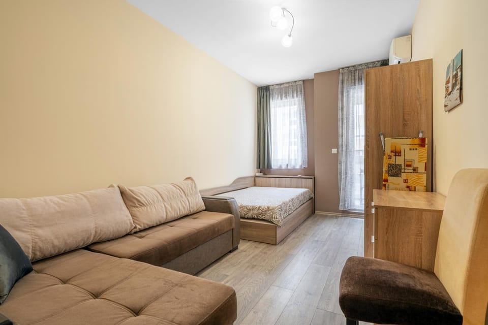 Bed, Seating area, Bedroom, wardrobe