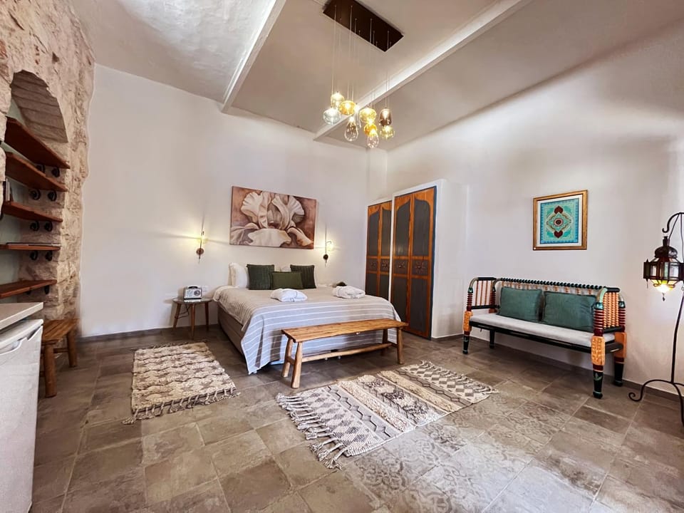 Bed, Living room, Bedroom
