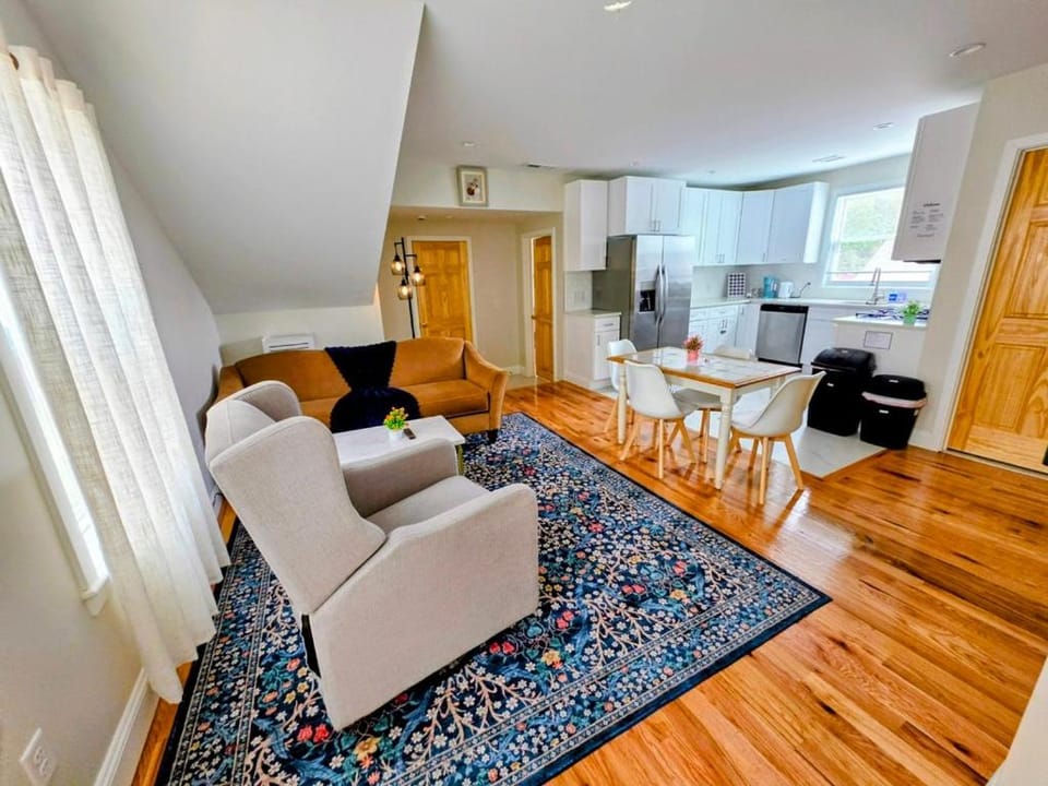 Kitchen or kitchenette, Living room, Photo of the whole room, Seating area, Dining area