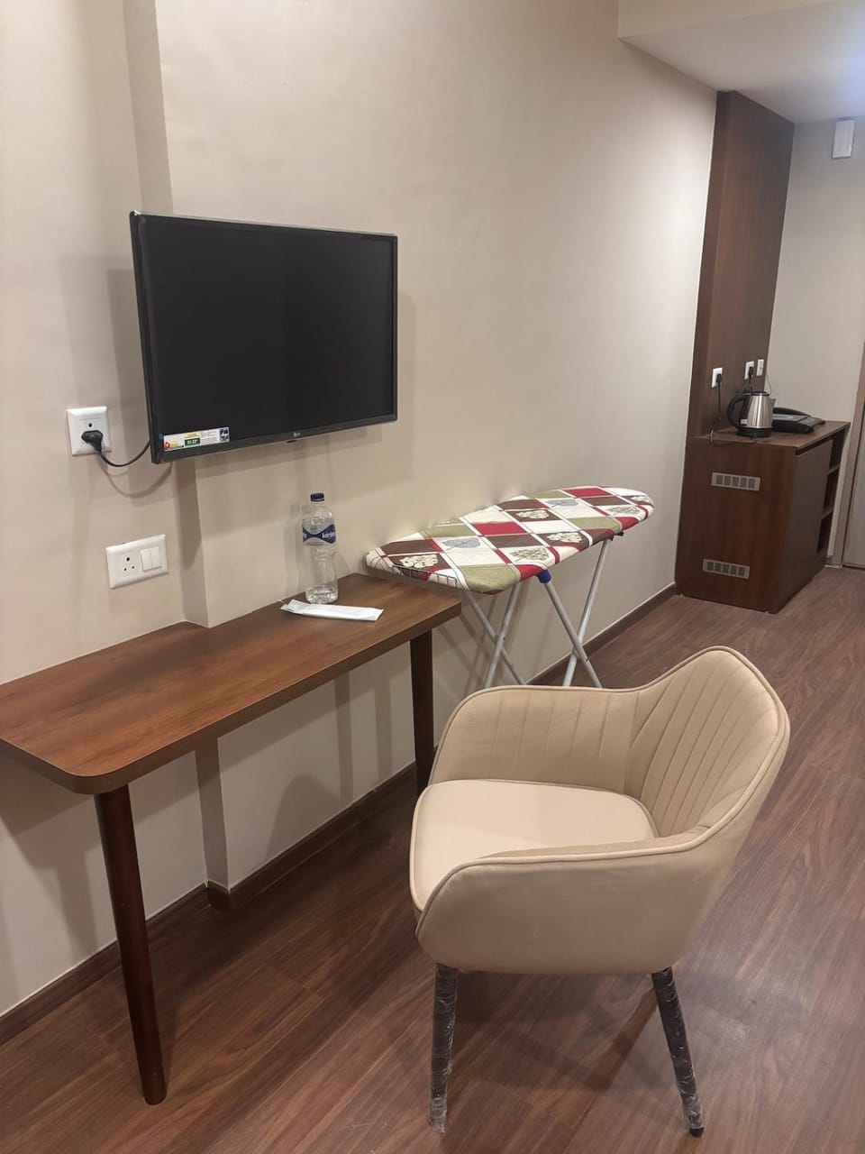 TV and multimedia, Seating area, Evening entertainment