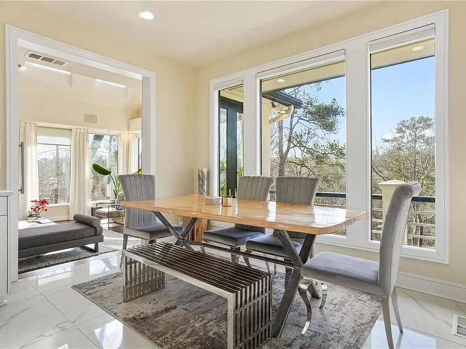 Luxury Mansion Available with Pool, Gym & More Villa in Buckhead