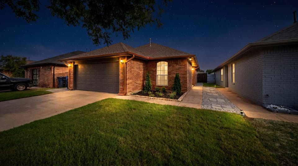 Luxury 3BR OKC Retreat w Patio & Gaming House in Oklahoma City