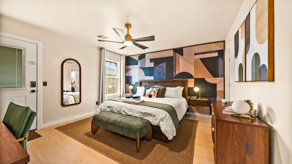 Luxury 3BR OKC Retreat w Patio & Gaming House in Oklahoma City