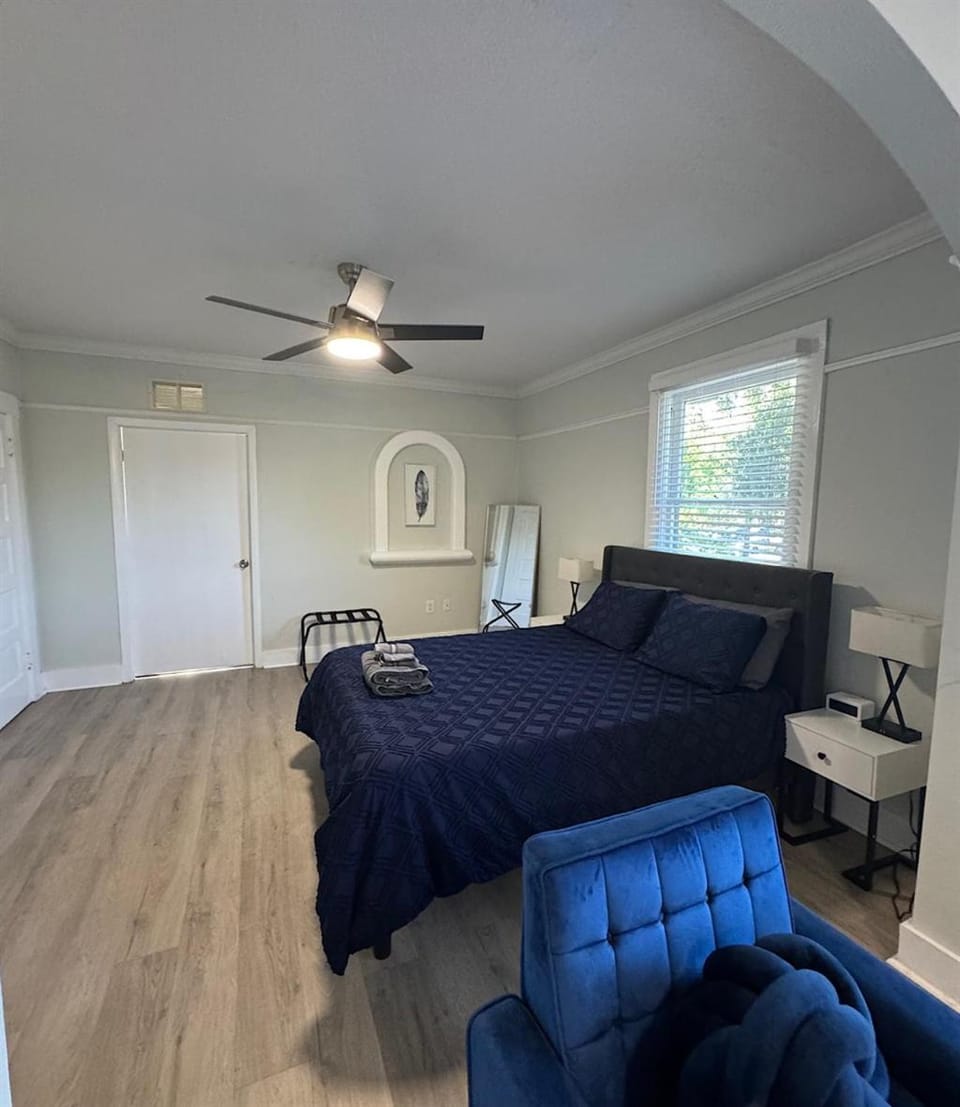 Lake Eola Thornton Park Studio with balcony Apartment in Orlando