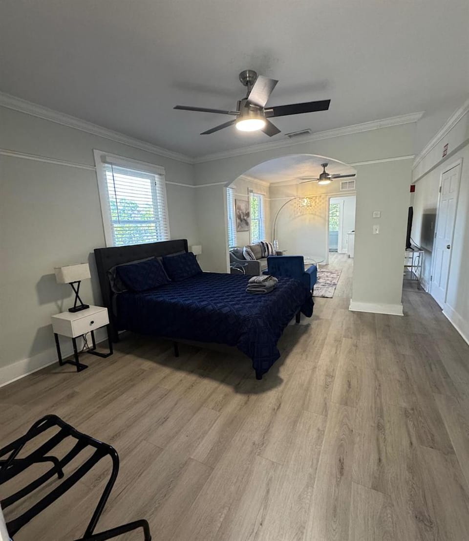 Lake Eola Thornton Park Studio with balcony Apartment in Orlando