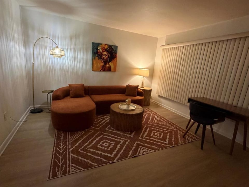 Trendy 1BR Steps to Lake Eola - Thornton Park Apartment in Orlando