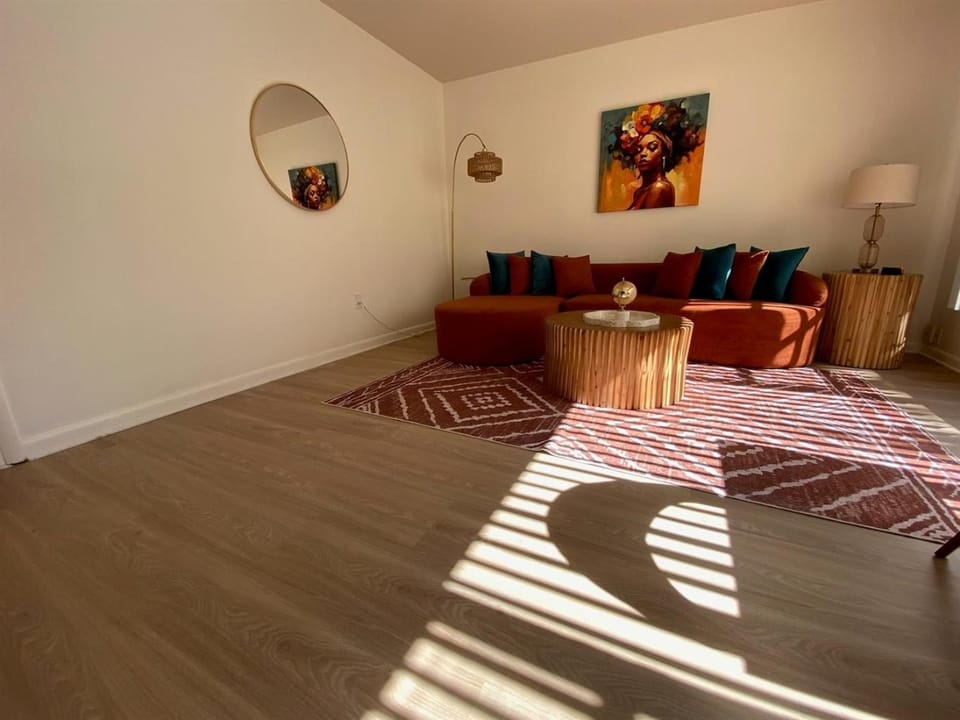 Trendy 1BR Steps to Lake Eola - Thornton Park Apartment in Orlando