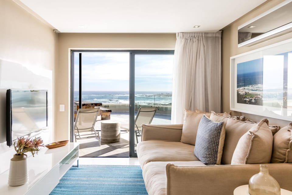 Balcony/Terrace, Living room, Mountain view, Sea view