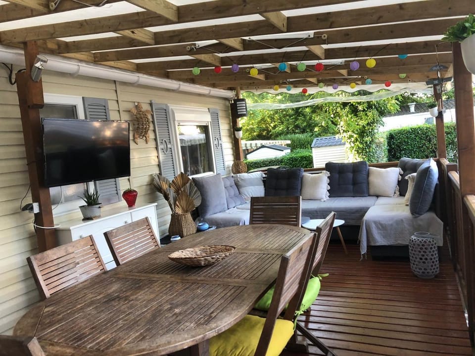 Location mobil-home 3 chambres climatisé Campground/ 
RV Resort in Nouvelle-Aquitaine