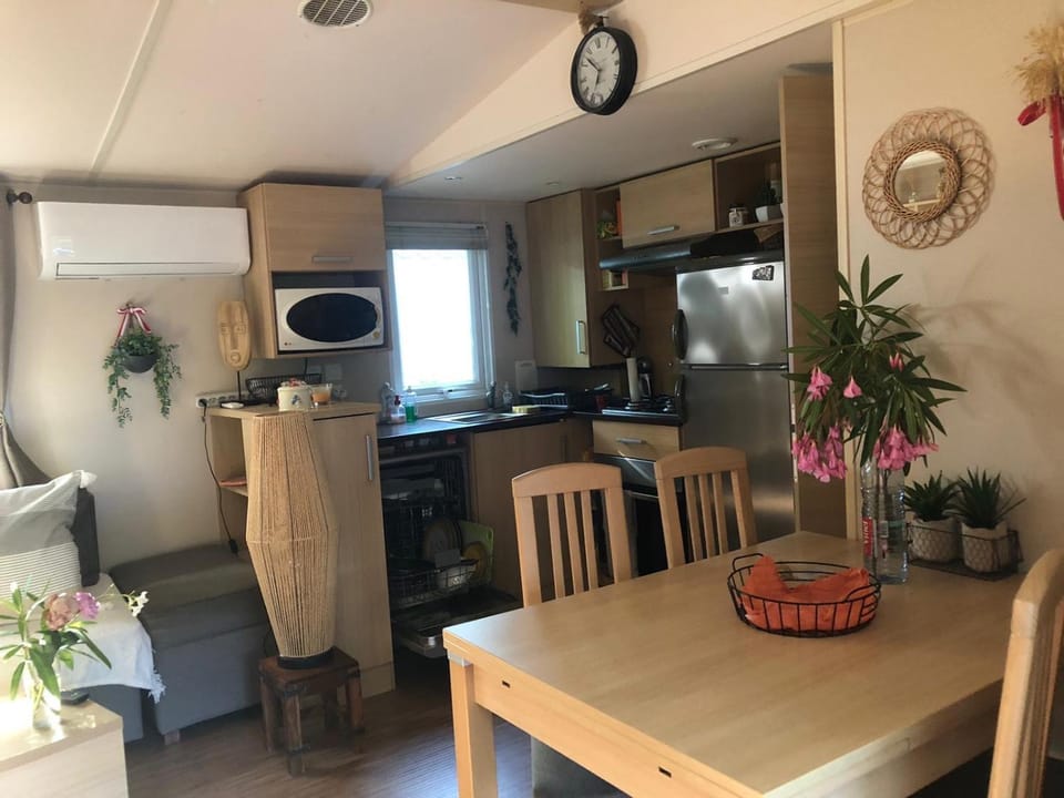 Location mobil-home 3 chambres climatisé Campground/ 
RV Resort in Nouvelle-Aquitaine