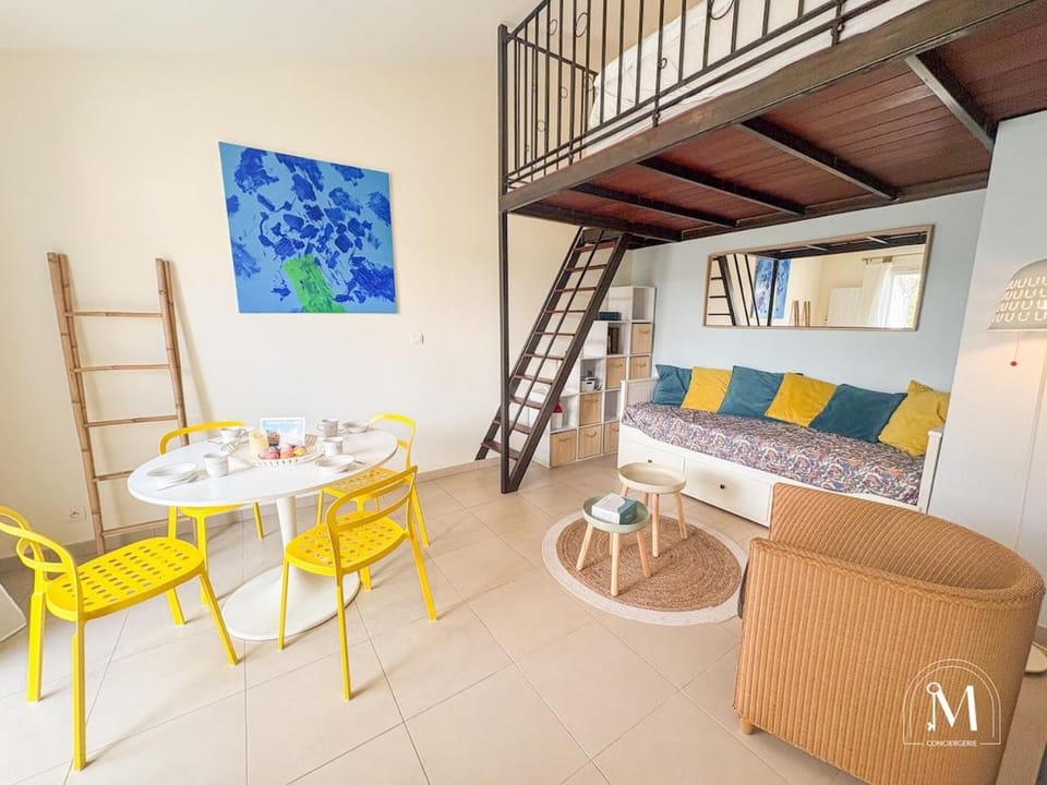 Villa club entre centre ville et plage - parking Apartment in Sanary-sur-Mer