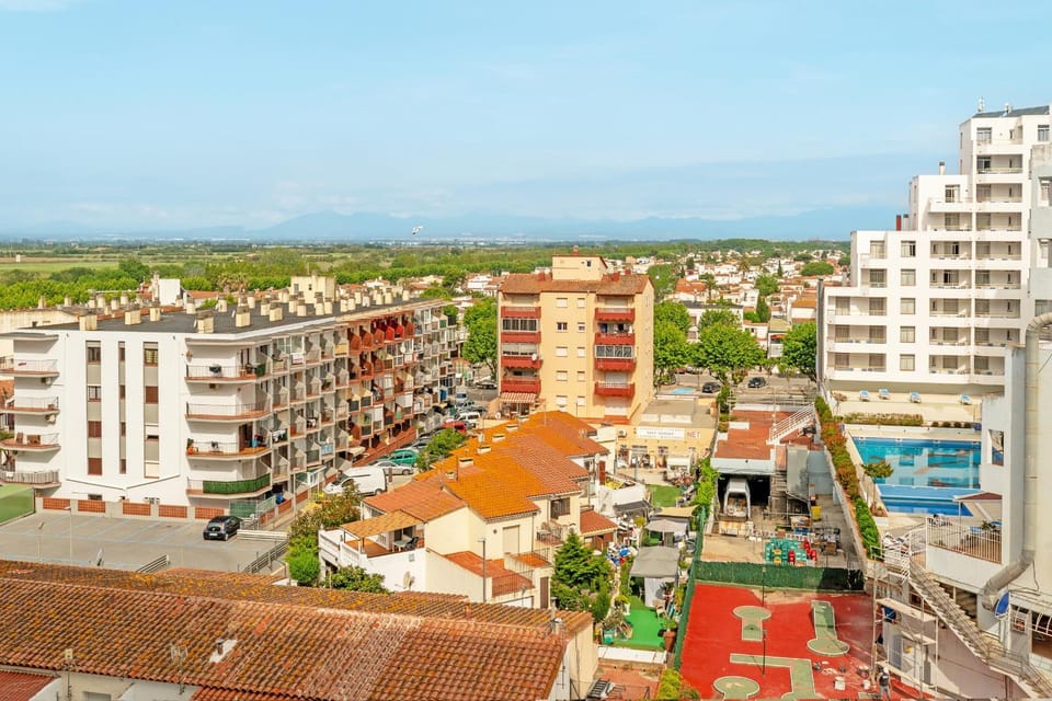 City view, Street view