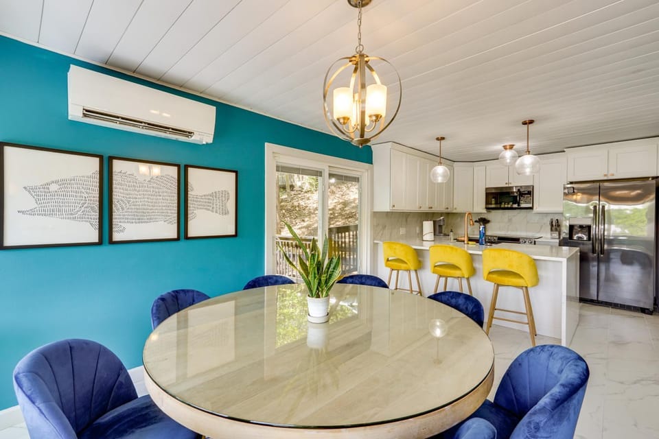 Lakefront Bliss w/ Dock + Fire Pit! Ozarks Home House in Lake of the Ozarks