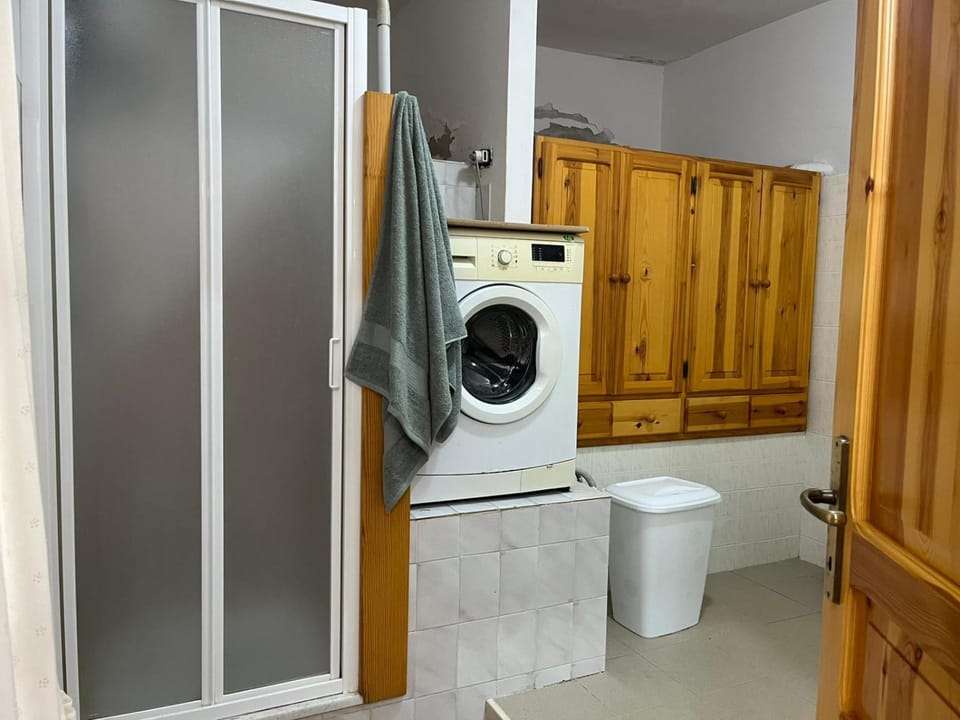 Bathroom, washing machine