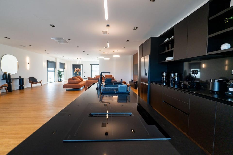 Coffee/tea facilities, Kitchen or kitchenette, Living room, stove
